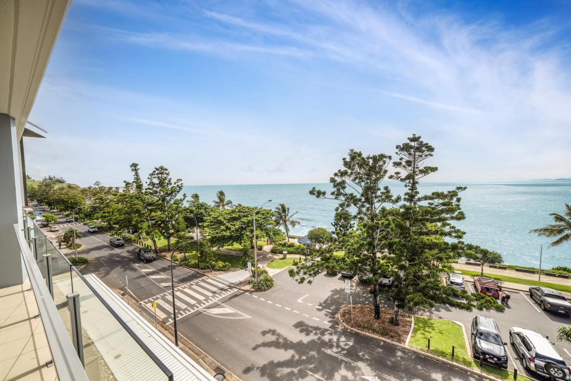 Salt Yeppoon Aparthotel Bagian luar foto