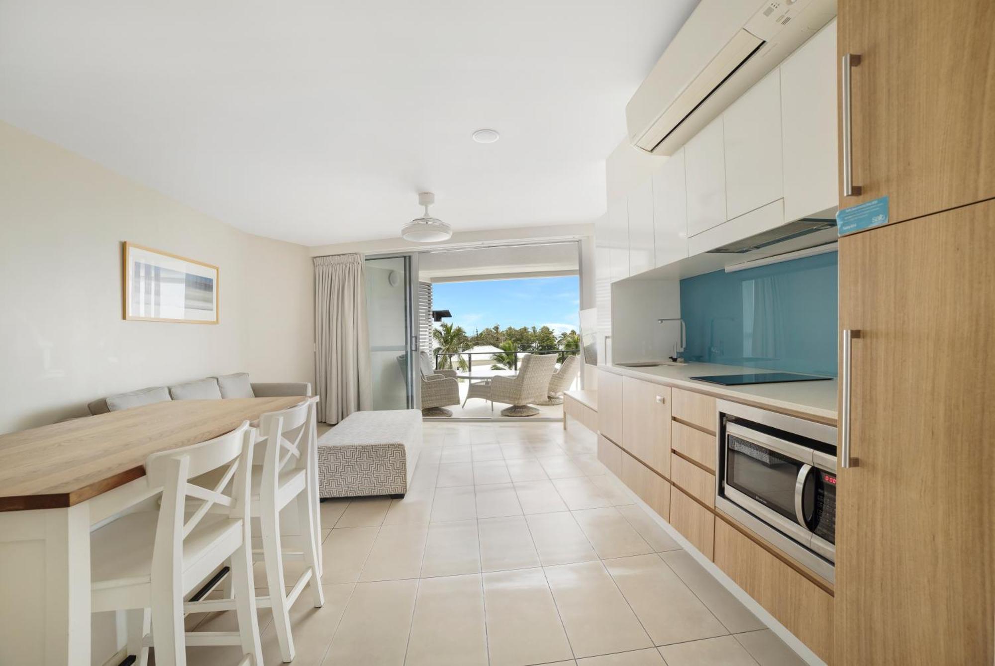 Salt Yeppoon Aparthotel Bagian luar foto